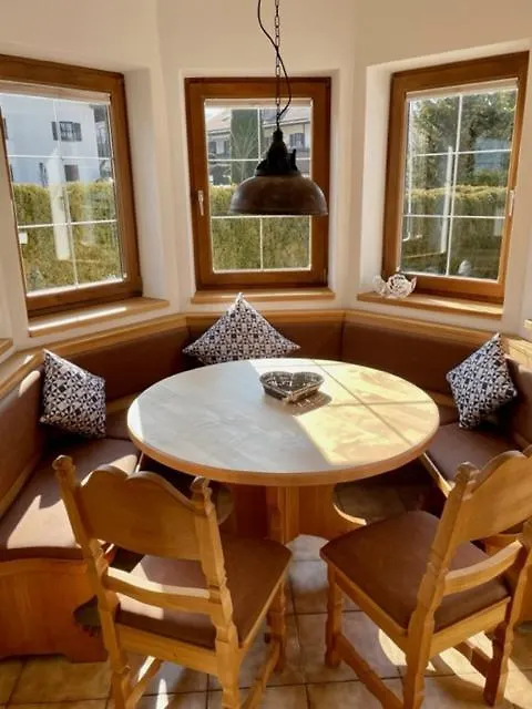 Kleines Haeuschen Mit Bergblick Apartment Eschenlohe